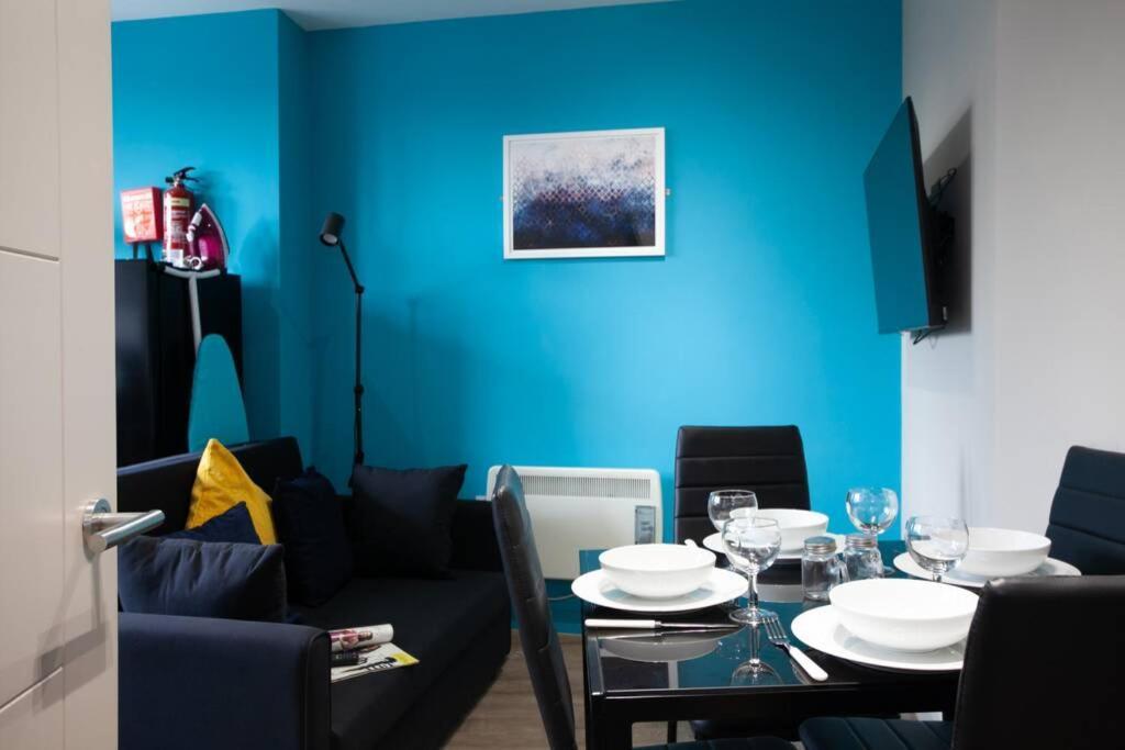 Stylish Central Location 2Bd Apartment Уиган Экстерьер фото
