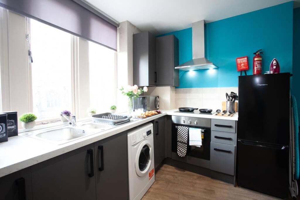 Stylish Central Location 2Bd Apartment Уиган Экстерьер фото